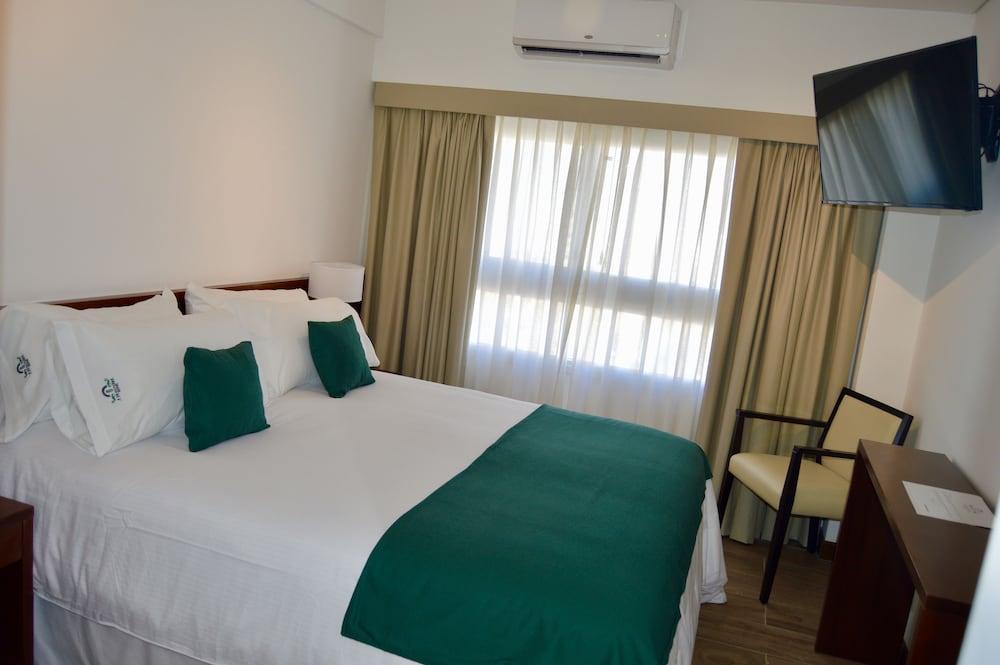 Hotel 6 De Octubre بوينس آيرس المظهر الخارجي الصورة