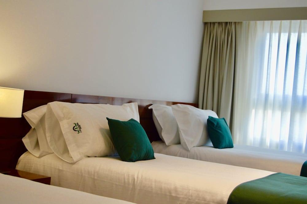 Hotel 6 De Octubre بوينس آيرس المظهر الخارجي الصورة
