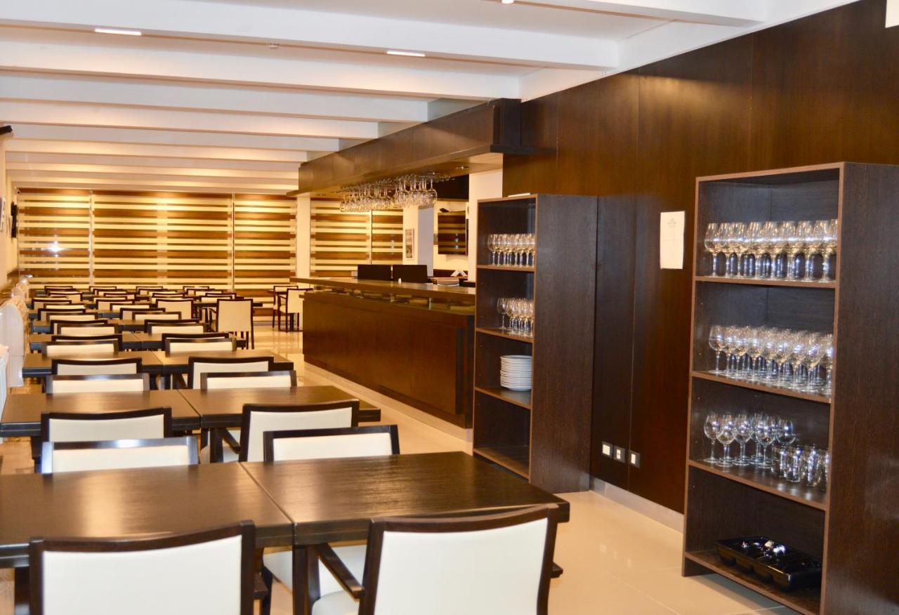 Hotel 6 De Octubre بوينس آيرس المظهر الخارجي الصورة