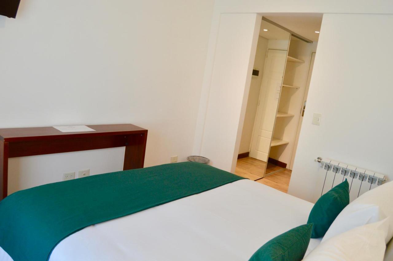 Hotel 6 De Octubre بوينس آيرس المظهر الخارجي الصورة