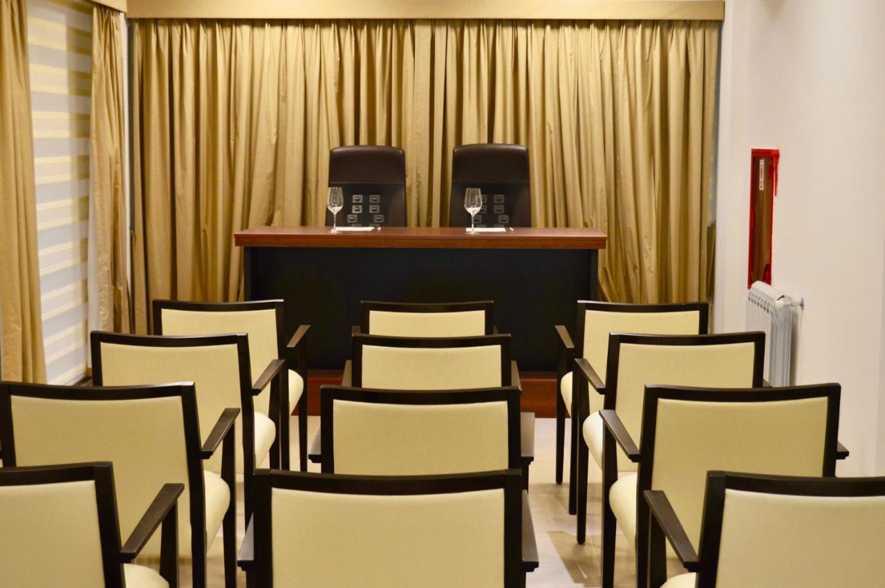 Hotel 6 De Octubre بوينس آيرس المظهر الخارجي الصورة