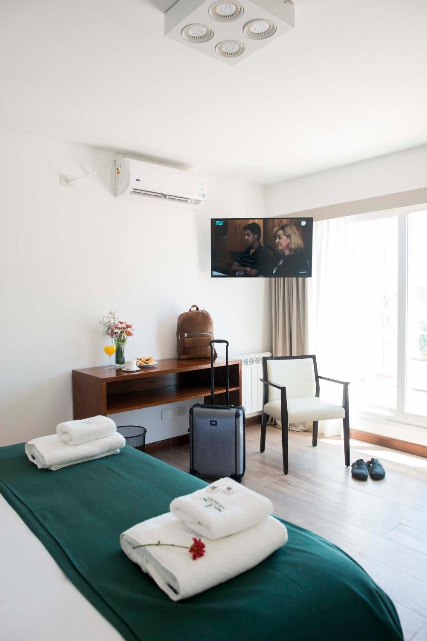Hotel 6 De Octubre بوينس آيرس المظهر الخارجي الصورة